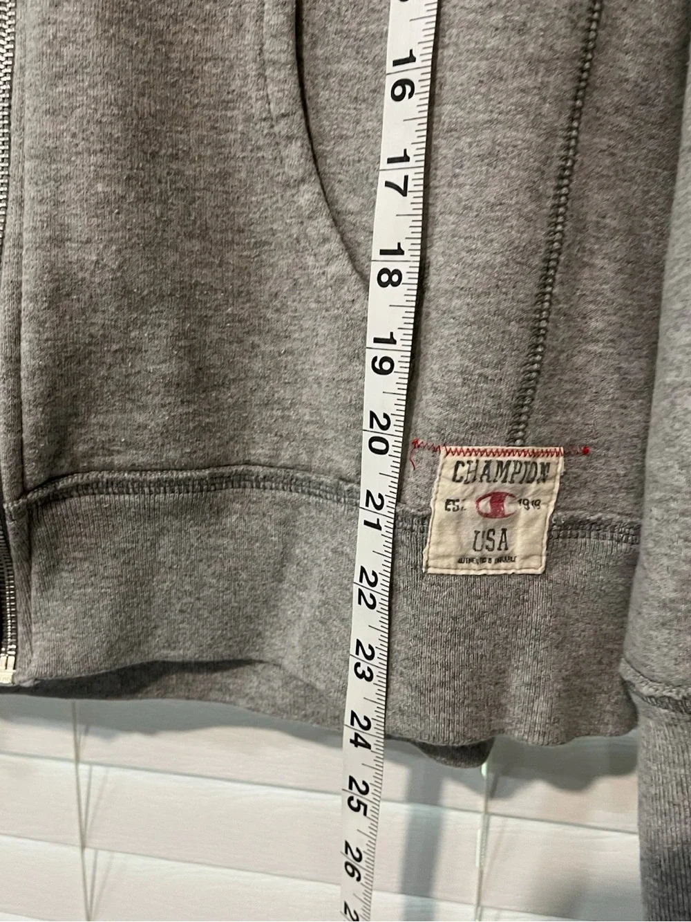 Champion zip classic